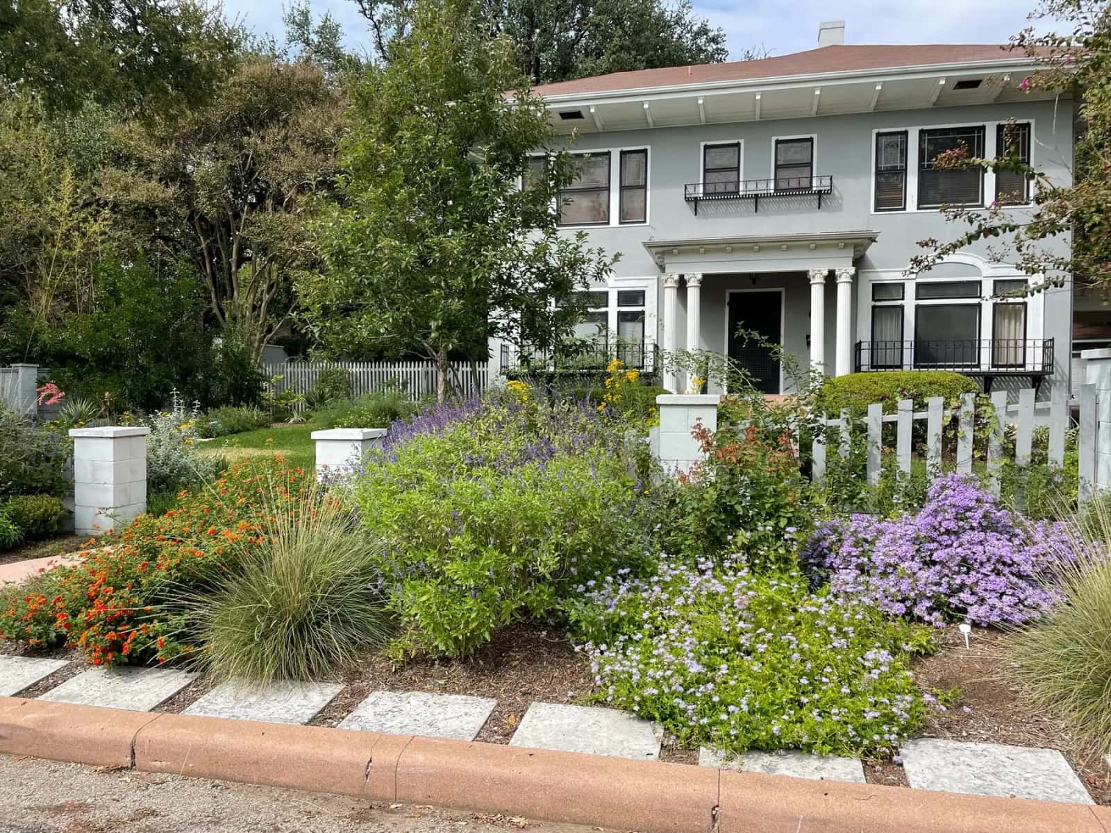 Landscape design by Cynthia Bond (1)